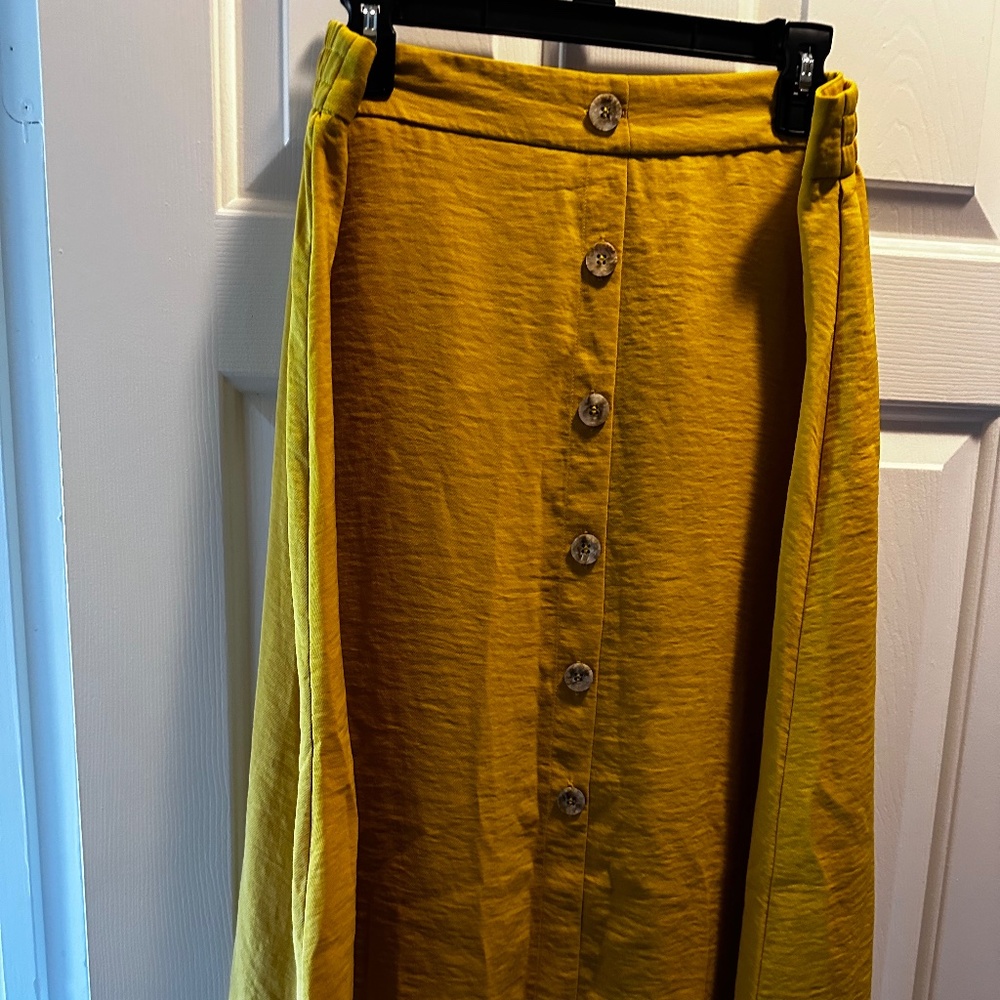 Yellow flowy  skirt